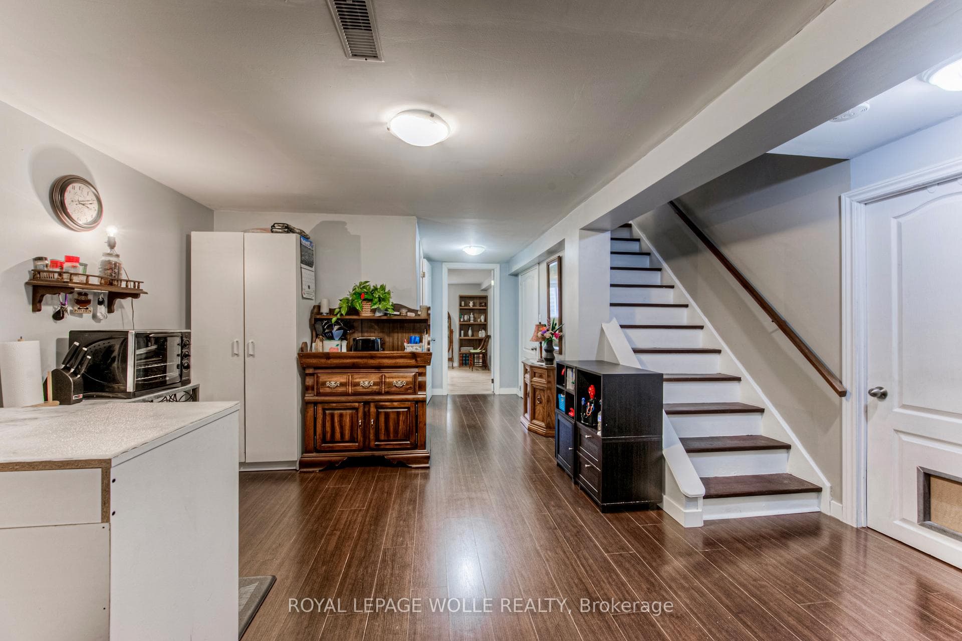 350 Grangewood Drive photo 19