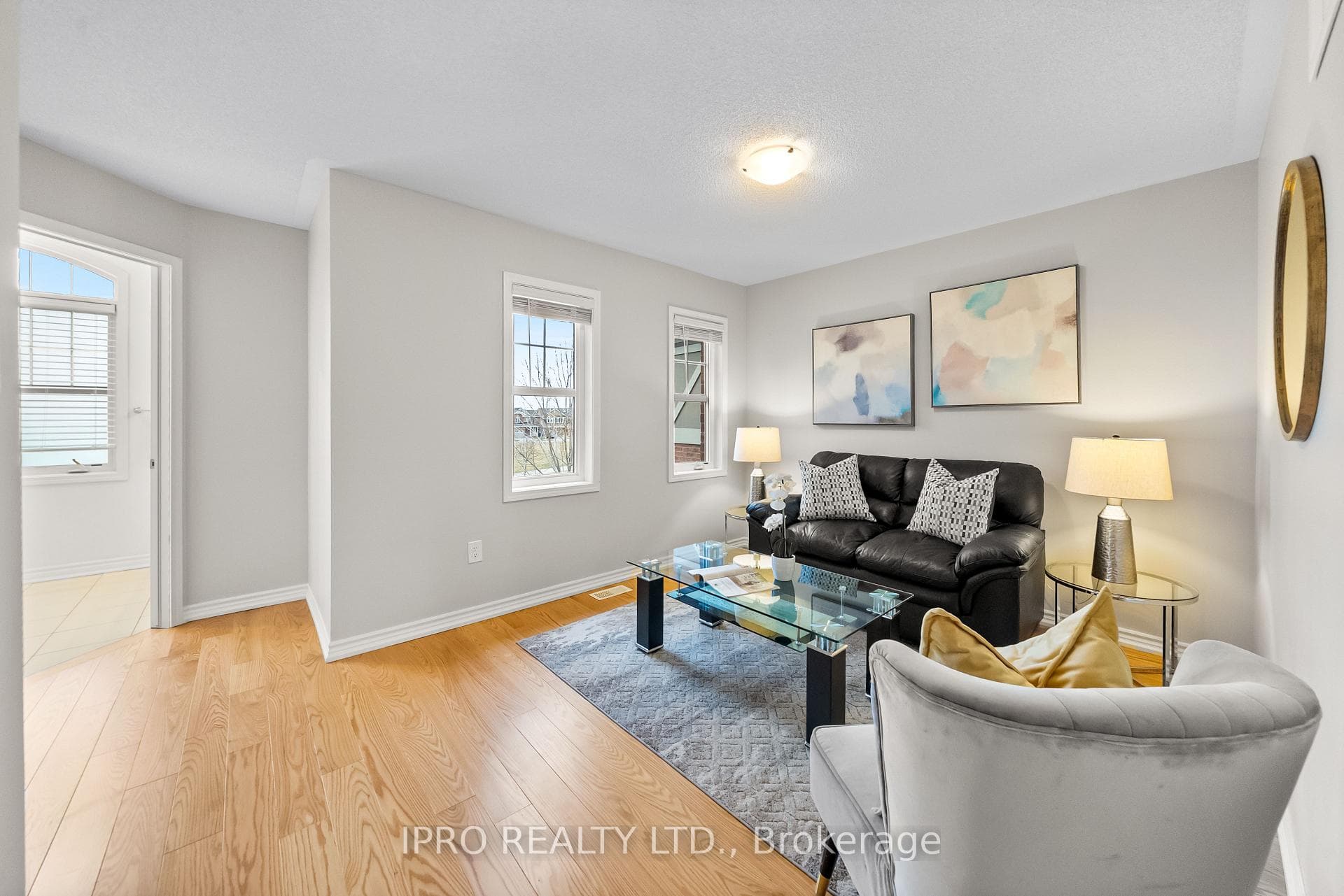 70 Fenchurch Drive photo 25