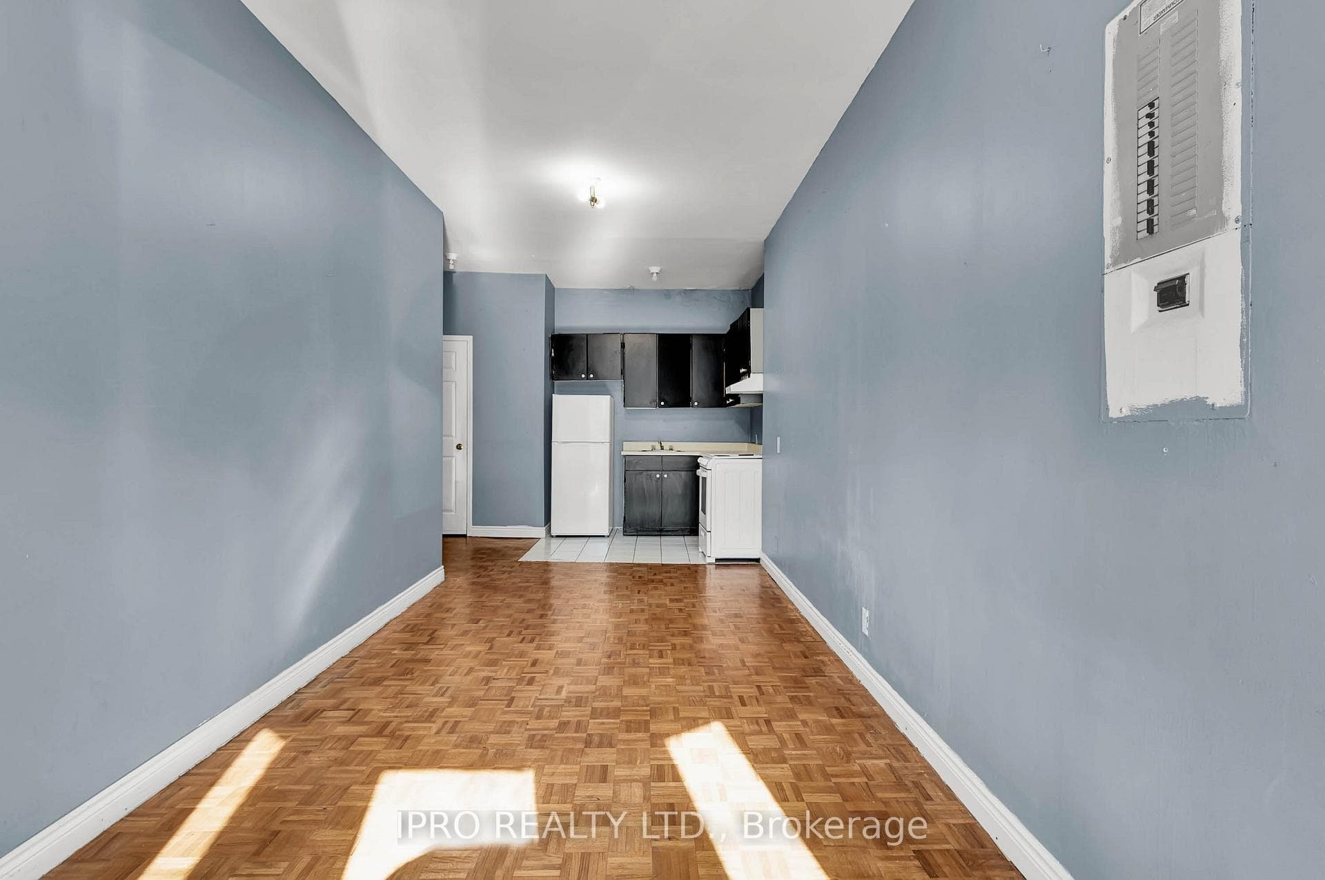 Apt 1: Main floor front