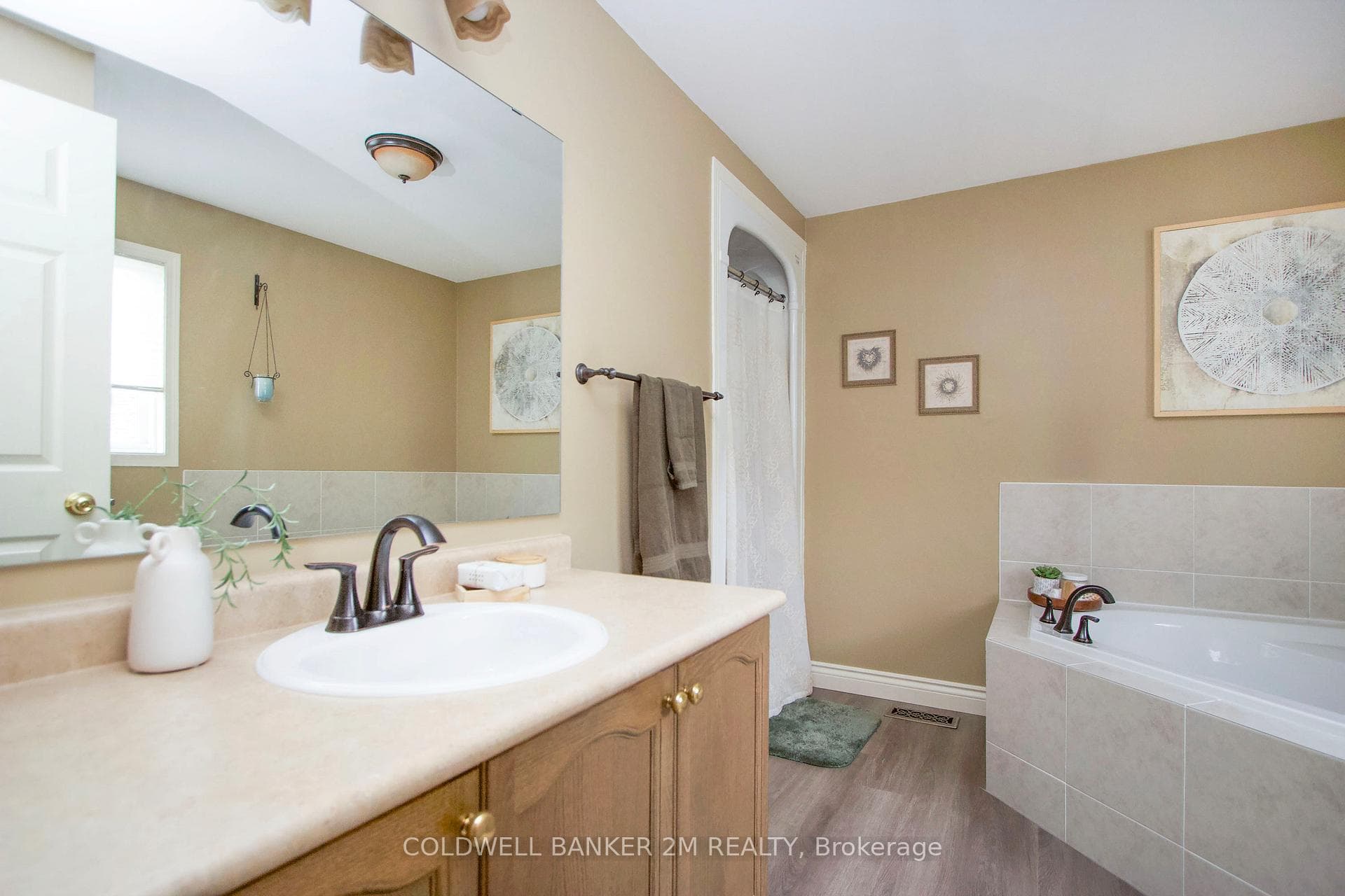 30 Clayton Crescent photo 17