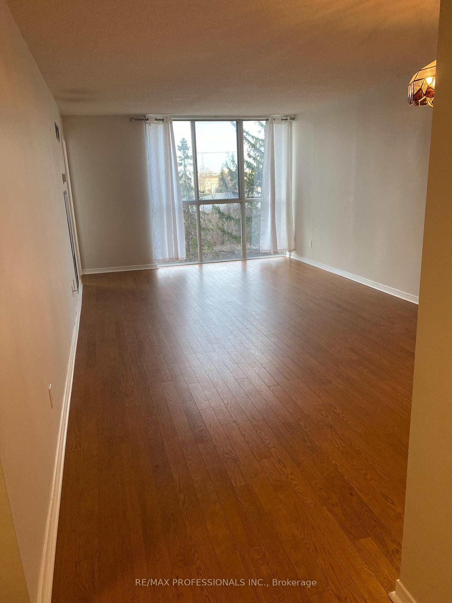 1655 Pickering Parkway Unit 215 photo 7
