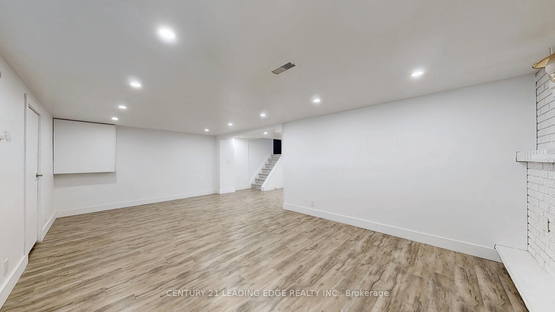 70 Wexford Boulevard photo 35