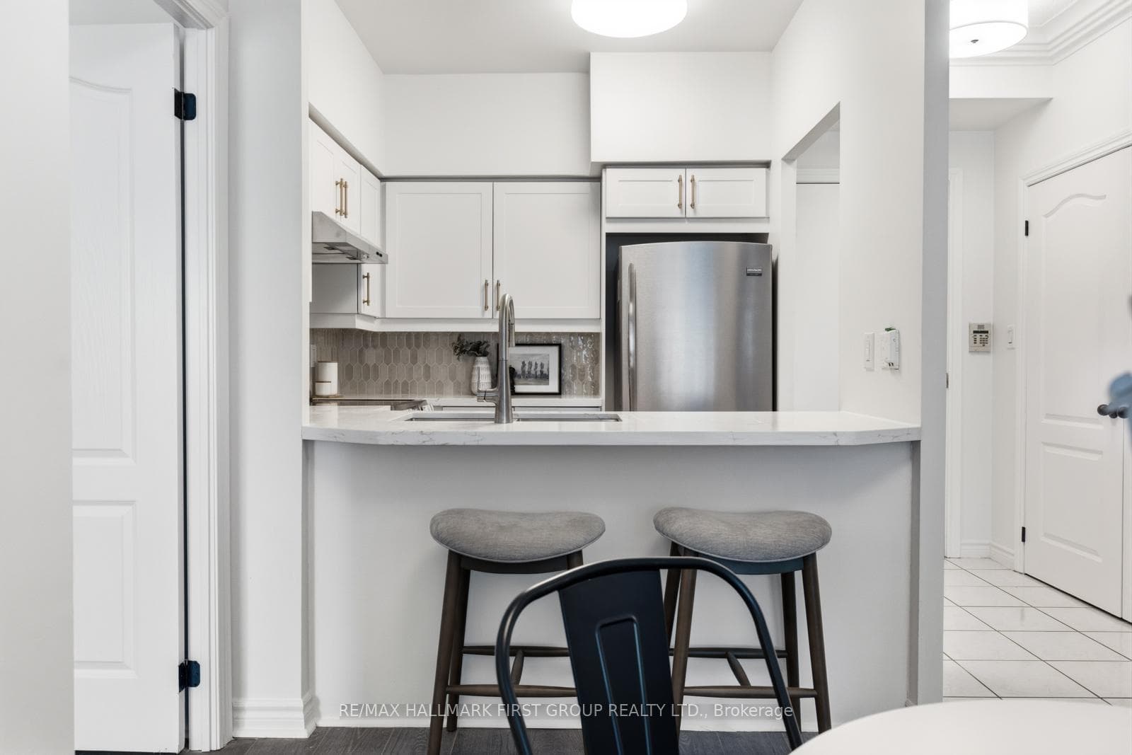 2111 Lake Shore Boulevard Unit 705 photo 5