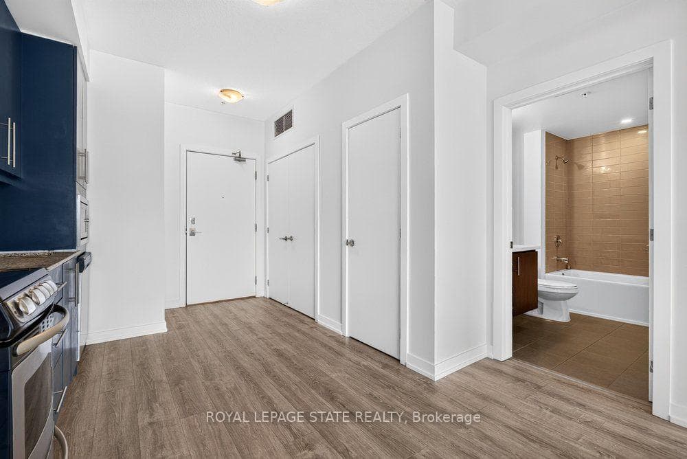10 Esplanade Lane Unit 306 photo 15