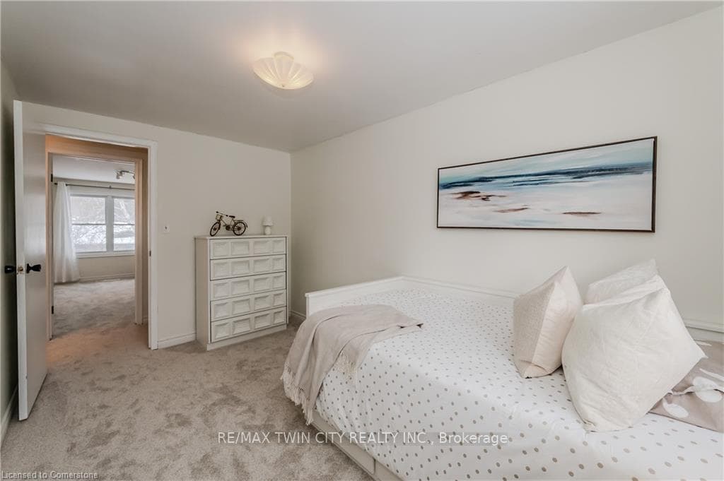 45 Ridgeview Crescent photo 18