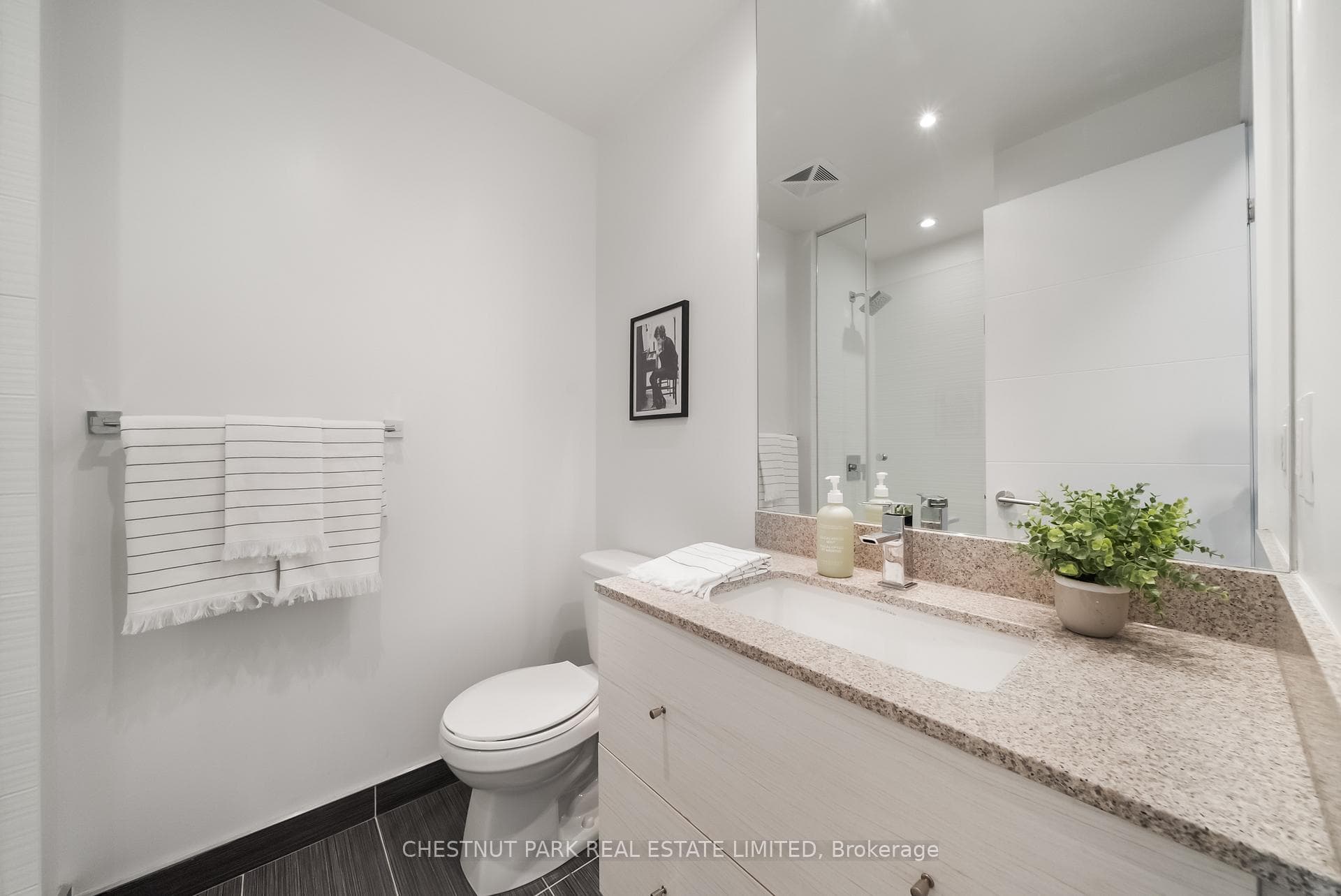 525 Adelaide Street Unit 923 photo 17