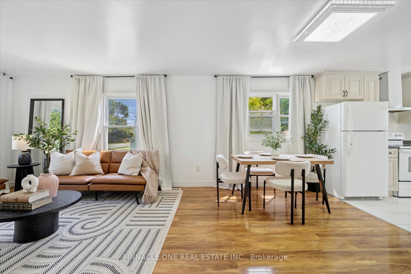 425 Parkhill Road photo 7