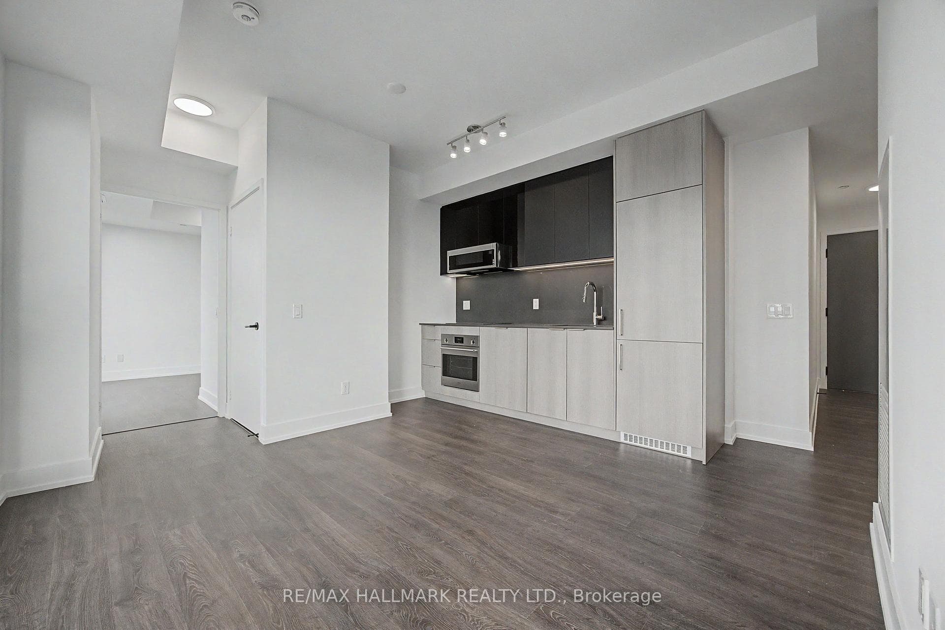 308 Jarvis Street Unit 3013 photo 2