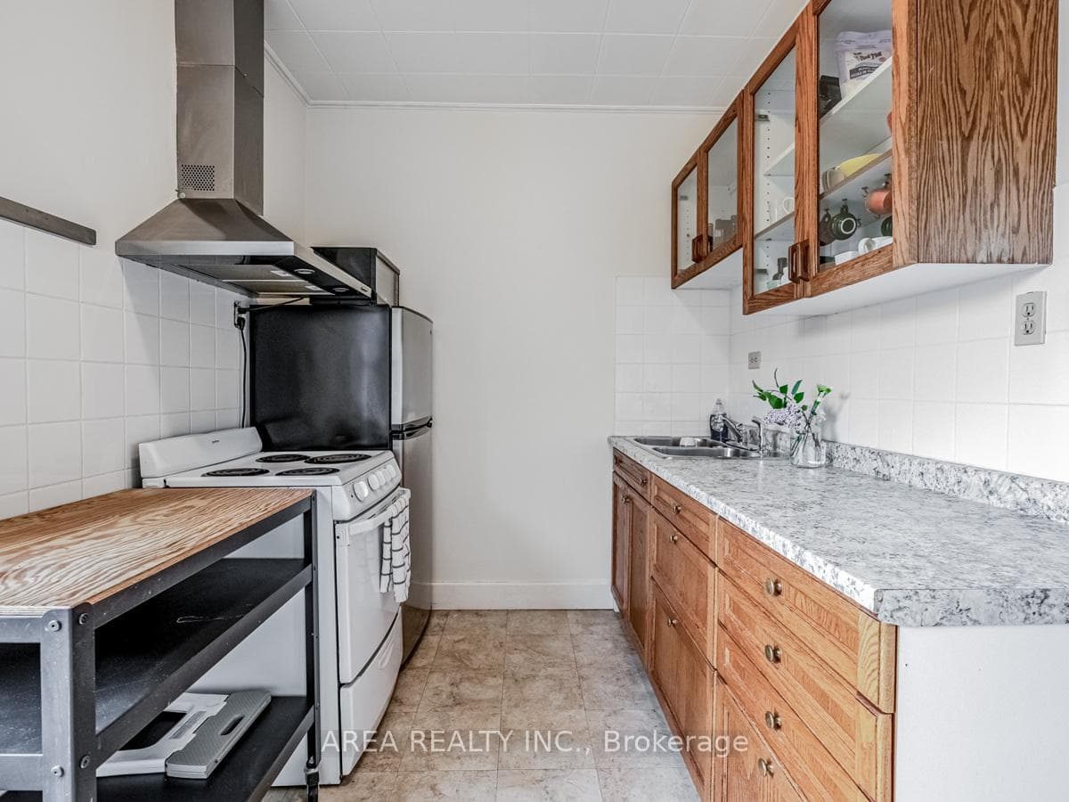 71 Oak Avenue photo 15