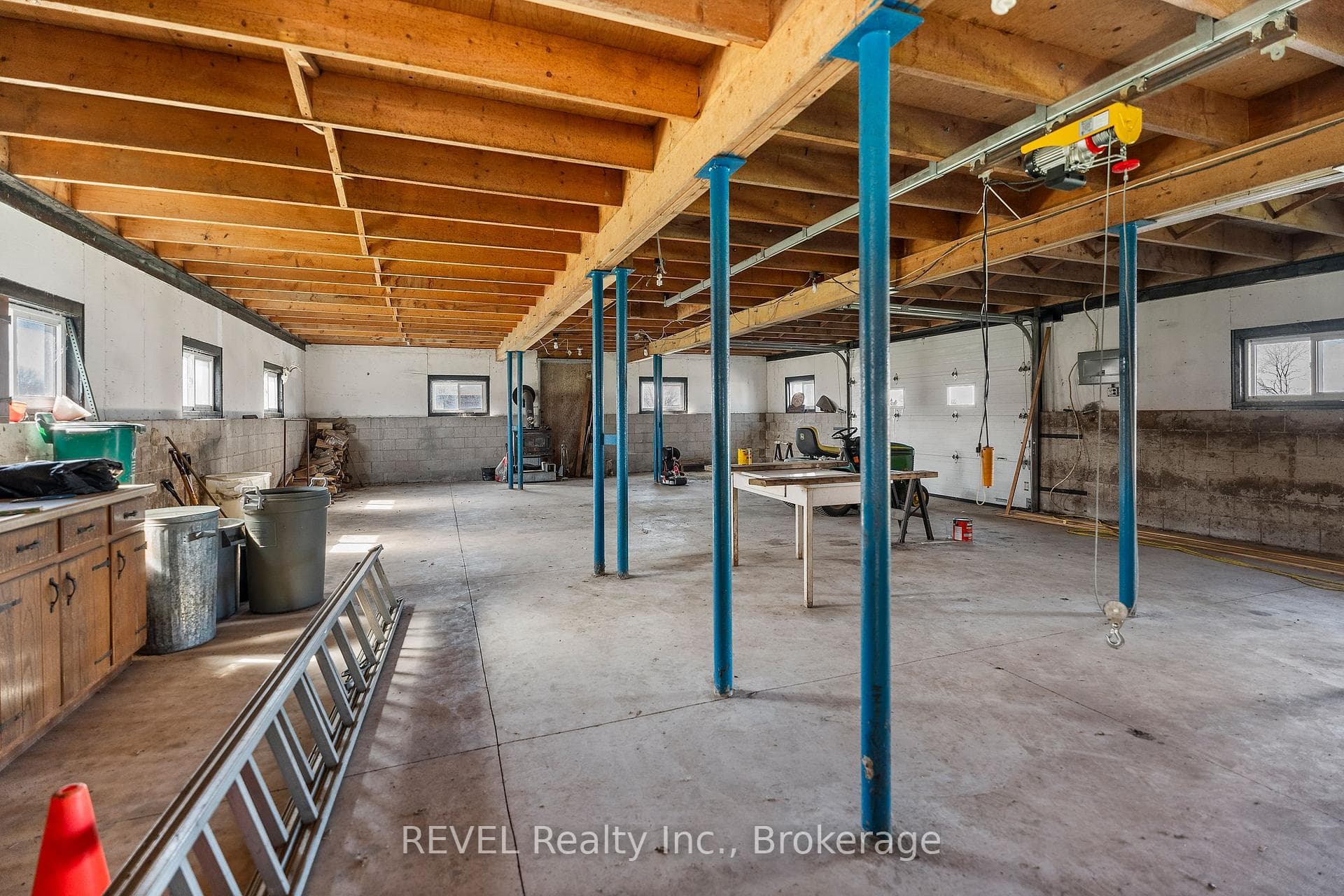11618 Burnaby Road photo 32