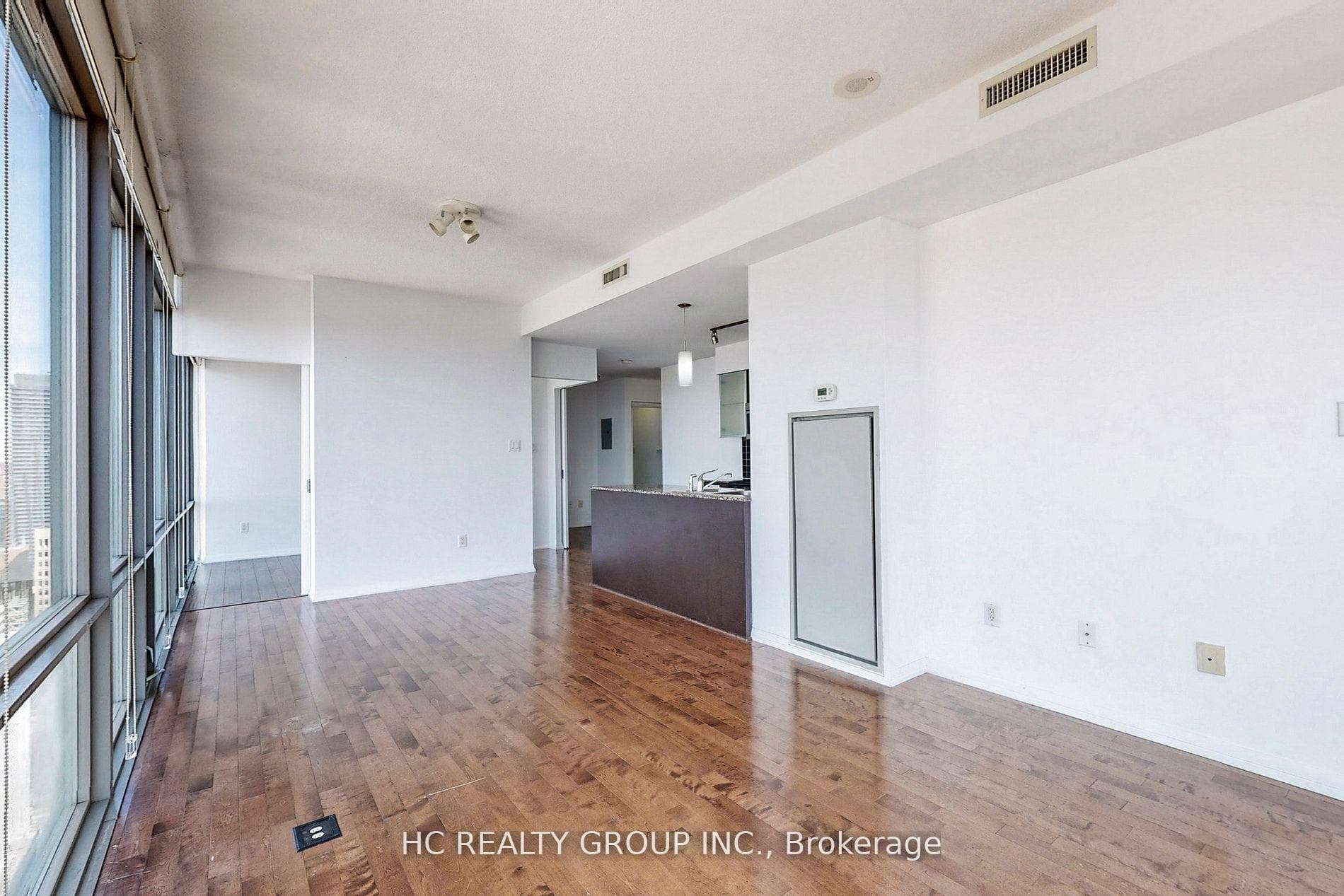 38 Grenville Street Unit 3303 photo 9