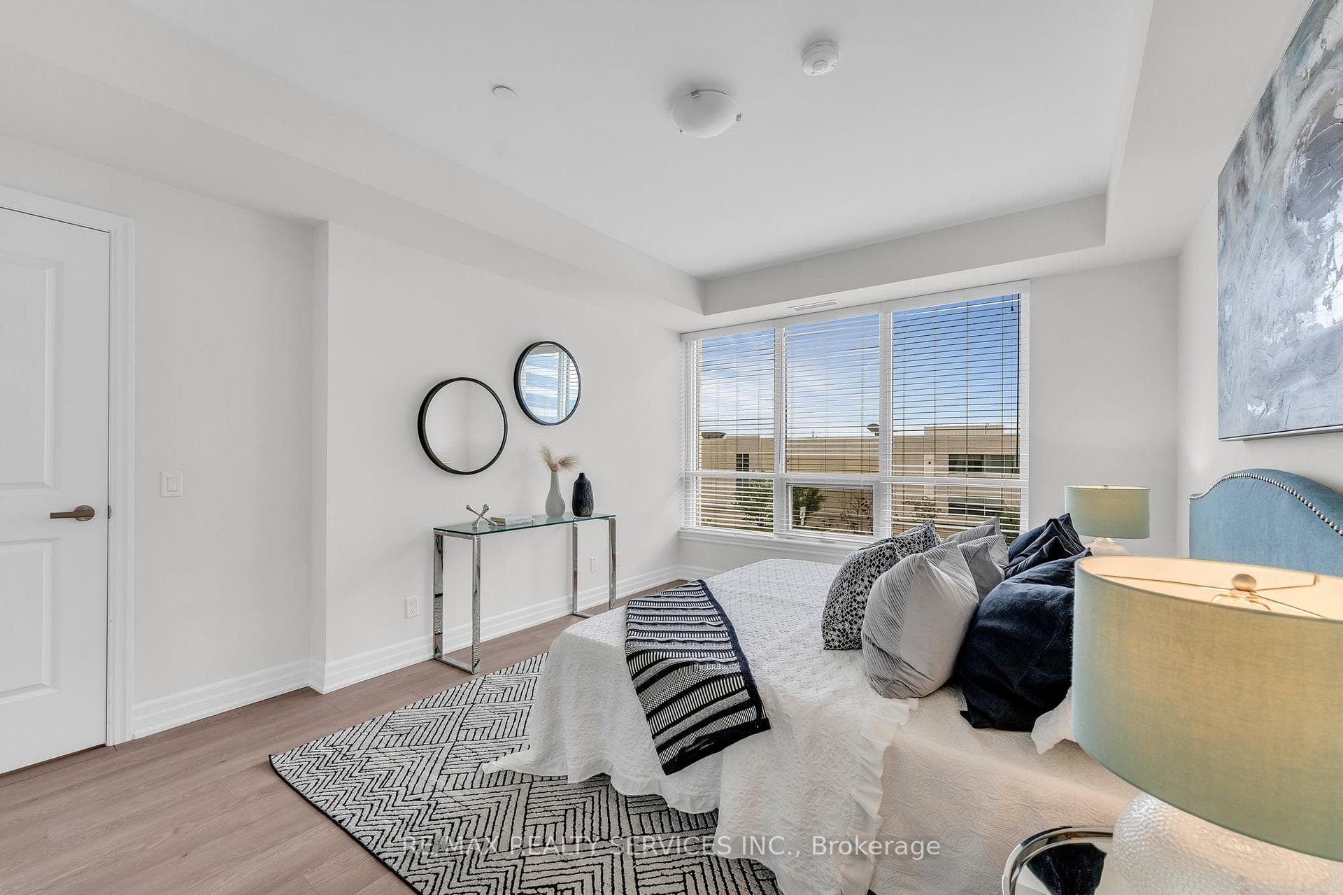 9075 Jane Street Unit 210 photo 17