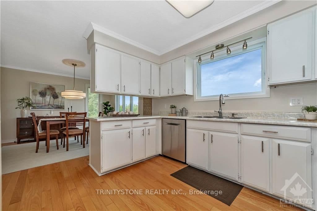7169 FLEWELLYN Road photo 7