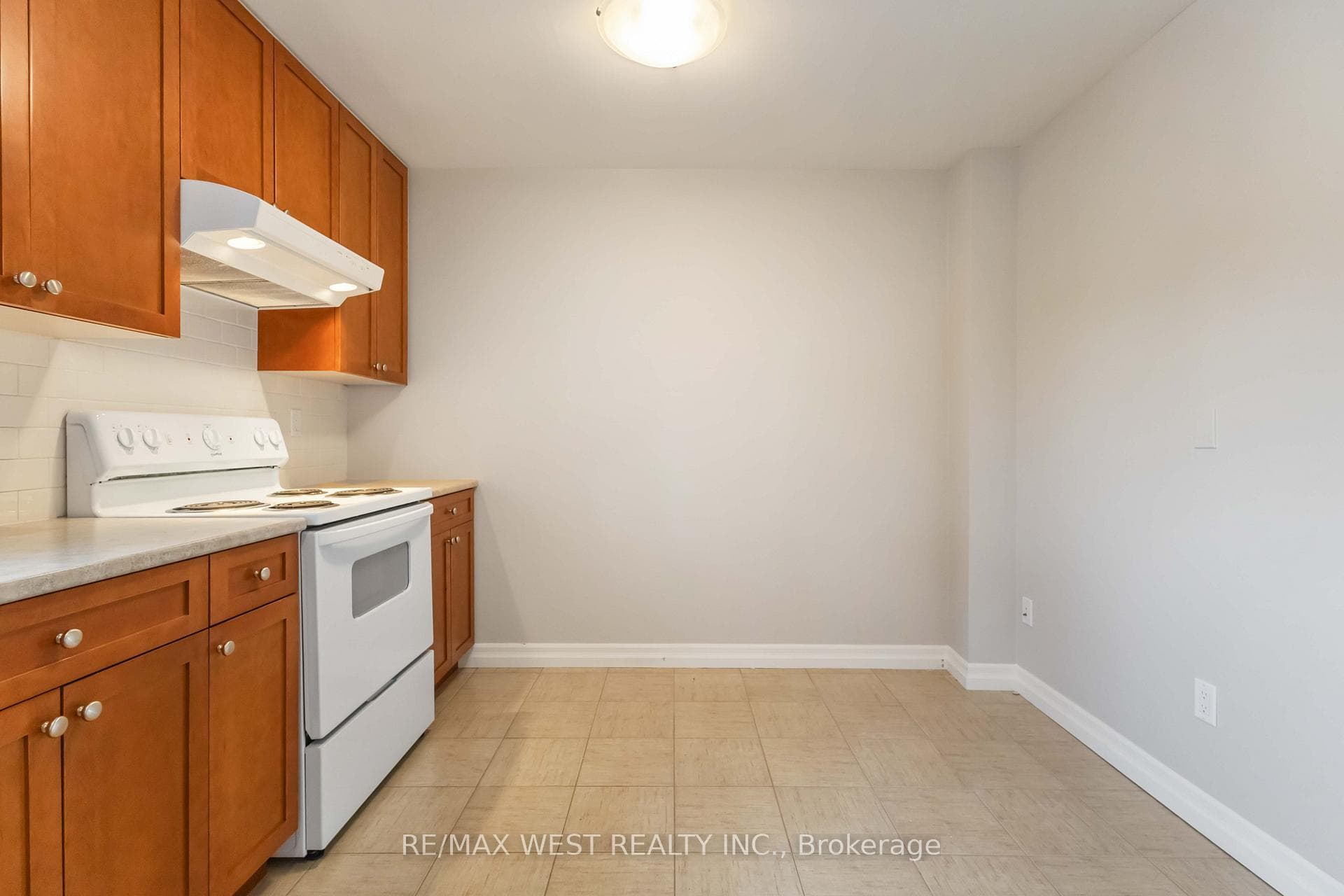 290 Sprucewood Court Unit 45 photo 26