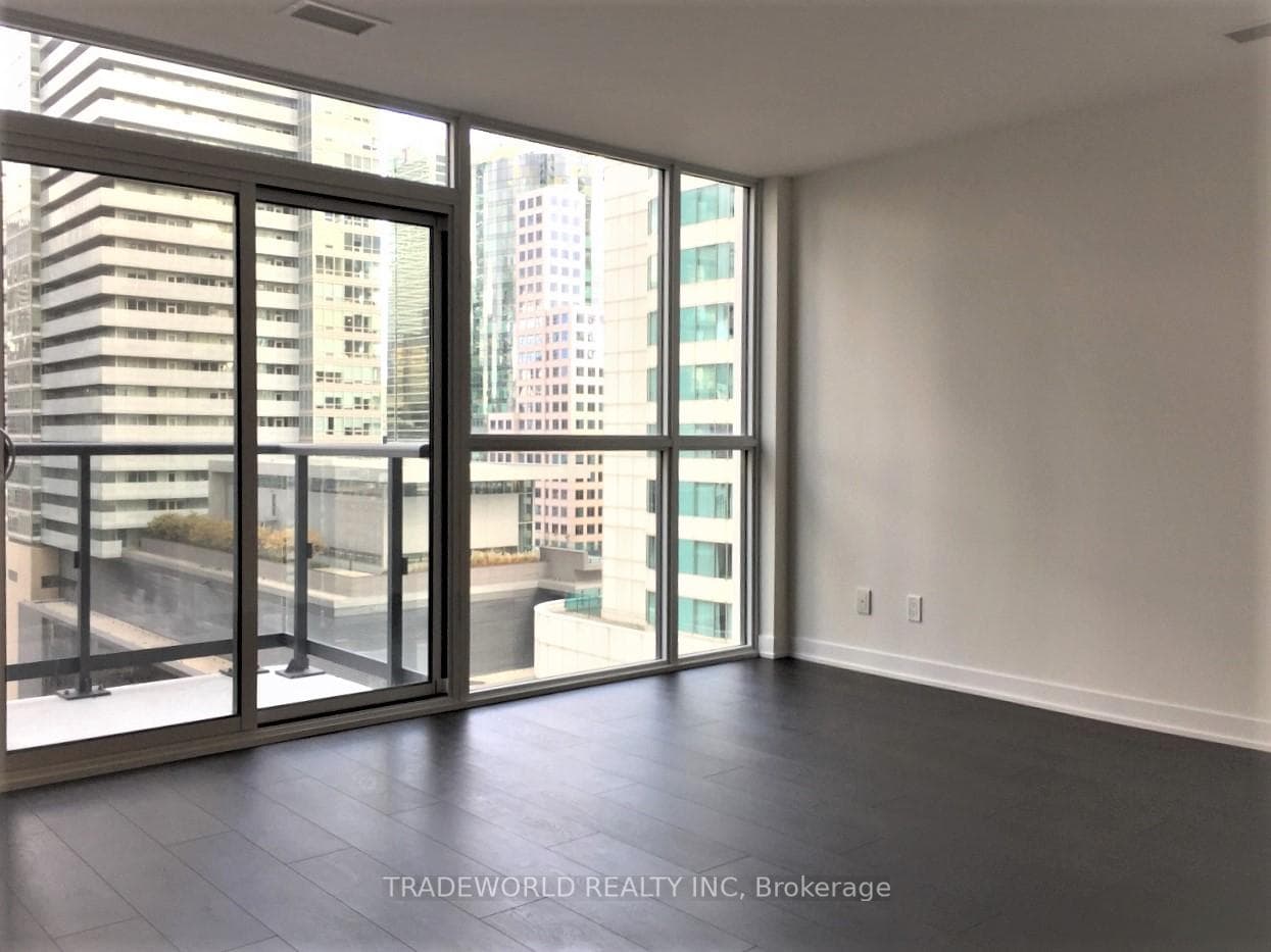 87 Peter Street Unit 1513 photo 3