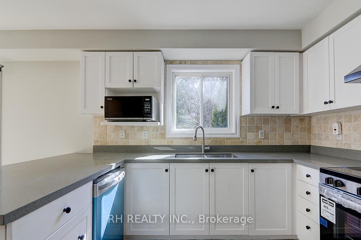7 Woodfern Court photo 11