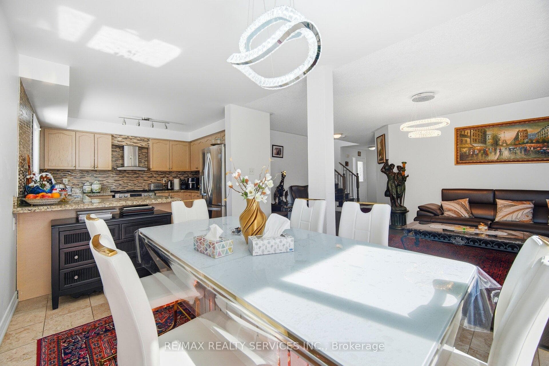 28 GOLD PARK Place photo 14
