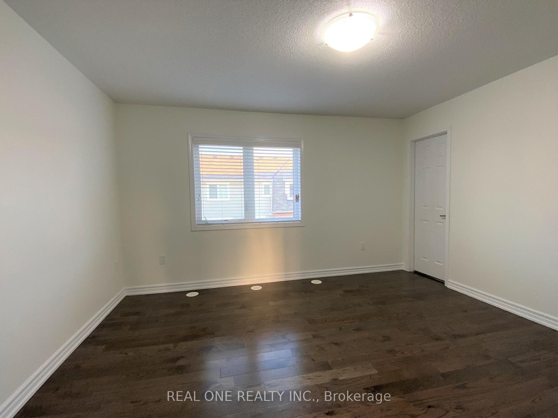 30 Henneberry Lane photo 11