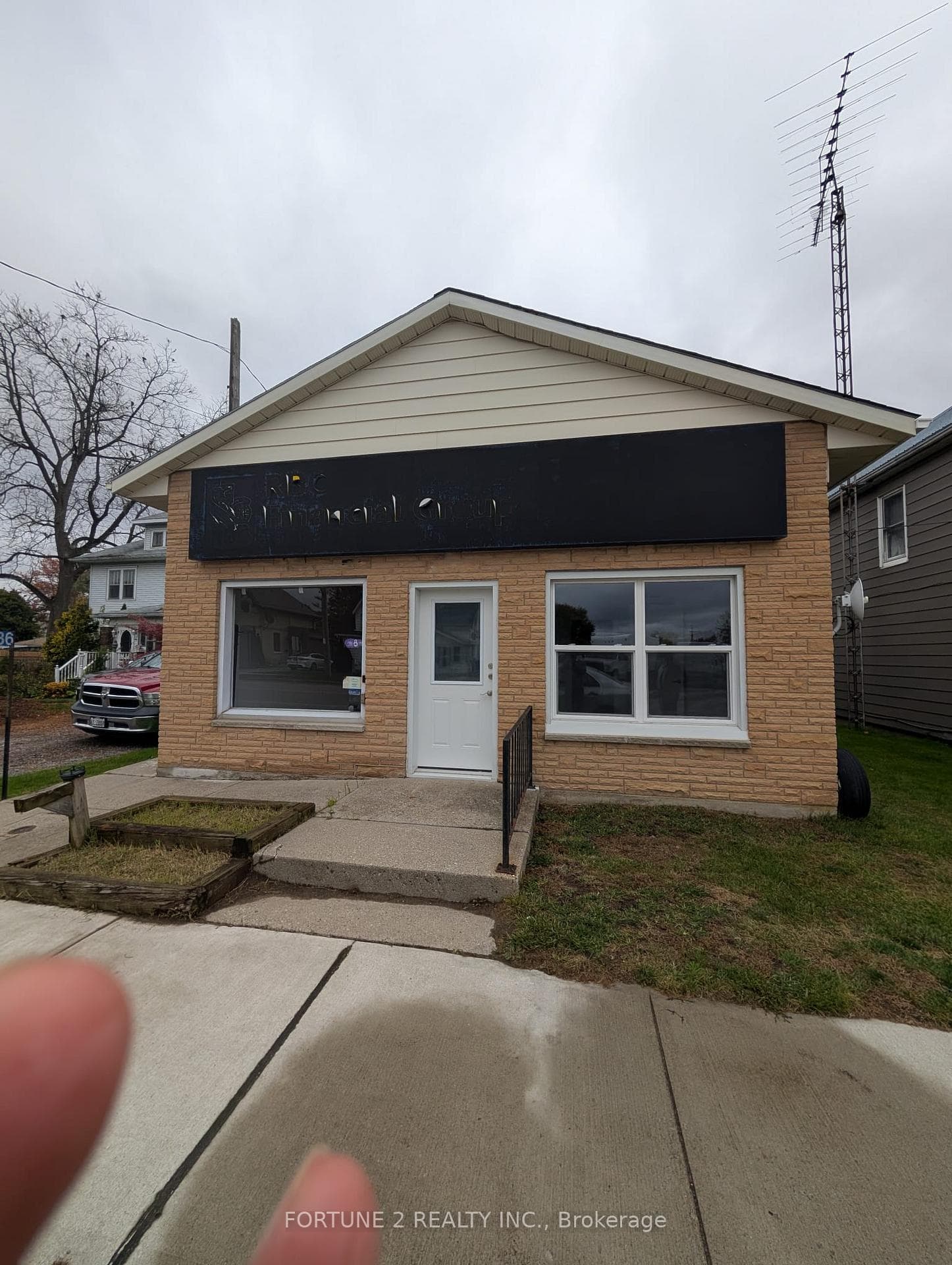 22886 HAGERTY Road photo 2