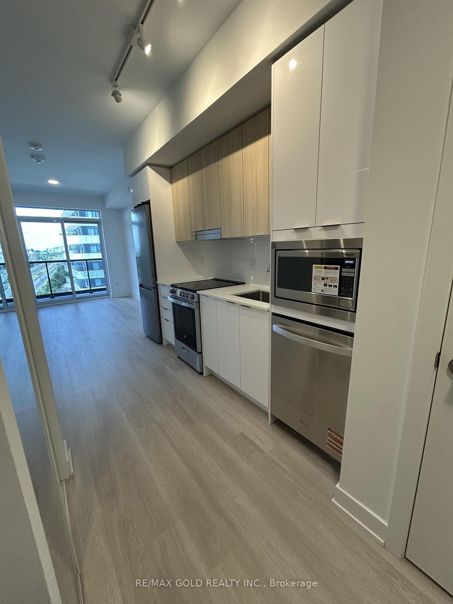 5105 Hurontario Street Unit 809 photo 13