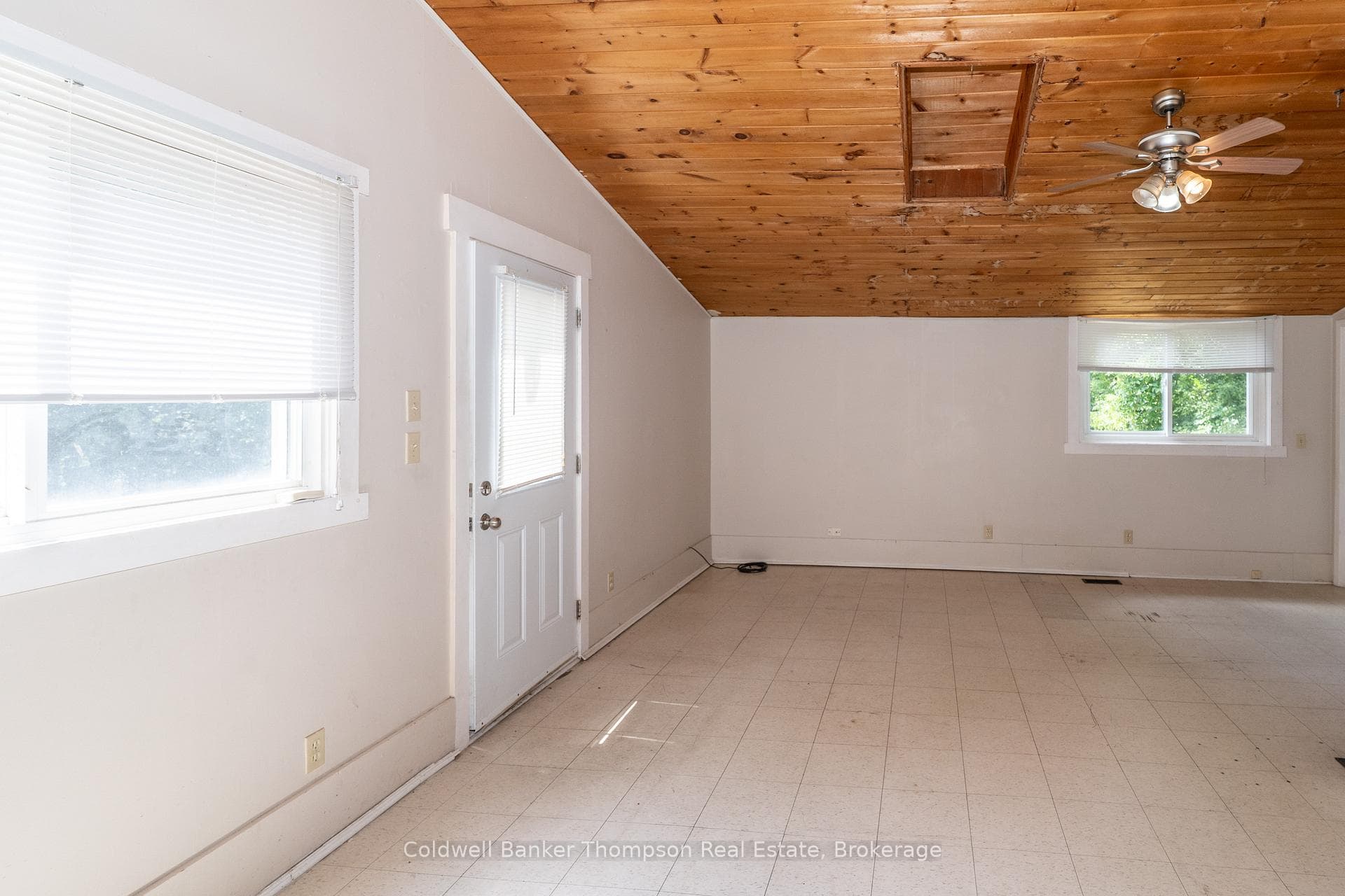 135 Ontario Street photo 9