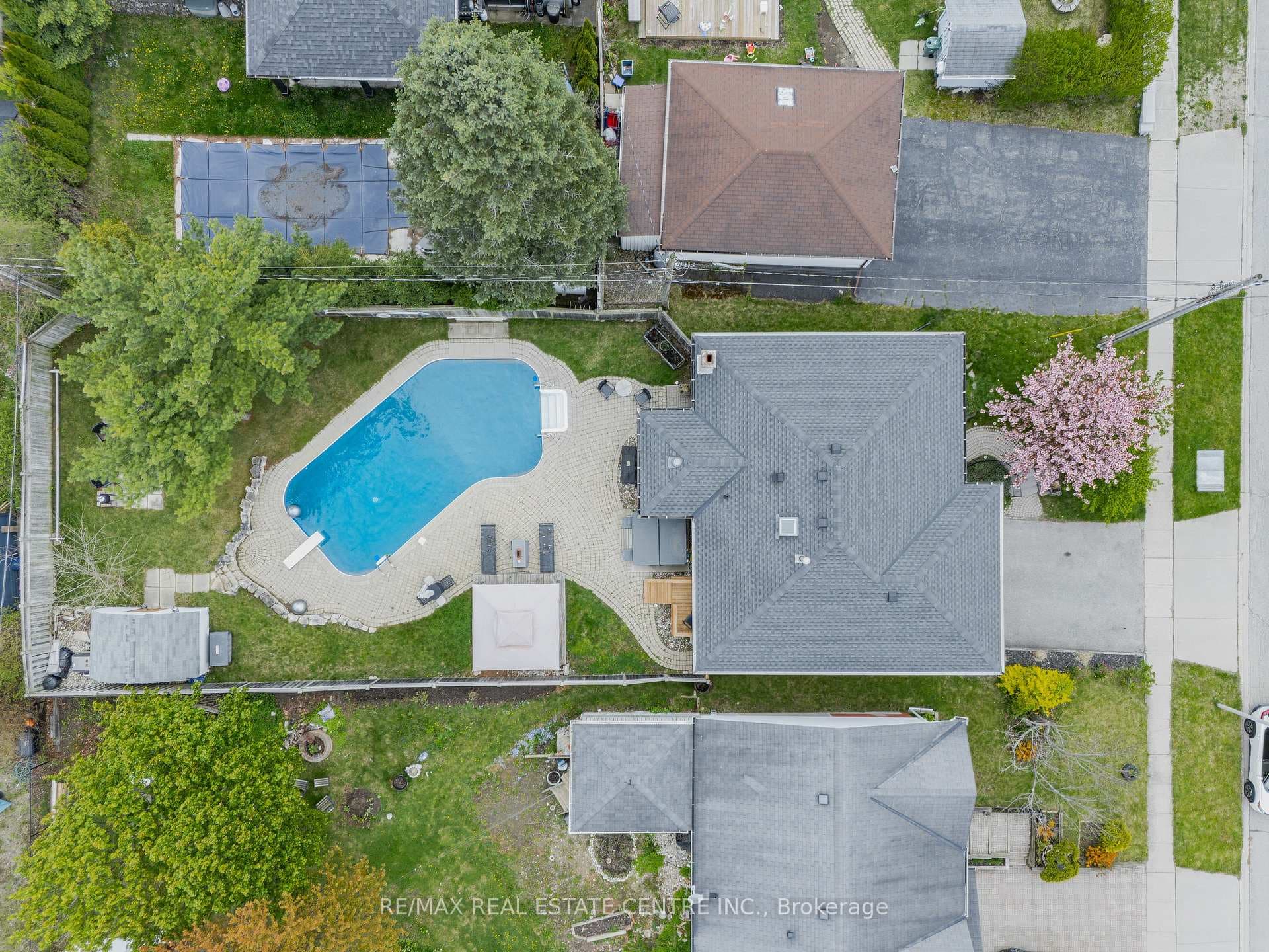 8 Esther Avenue photo 49