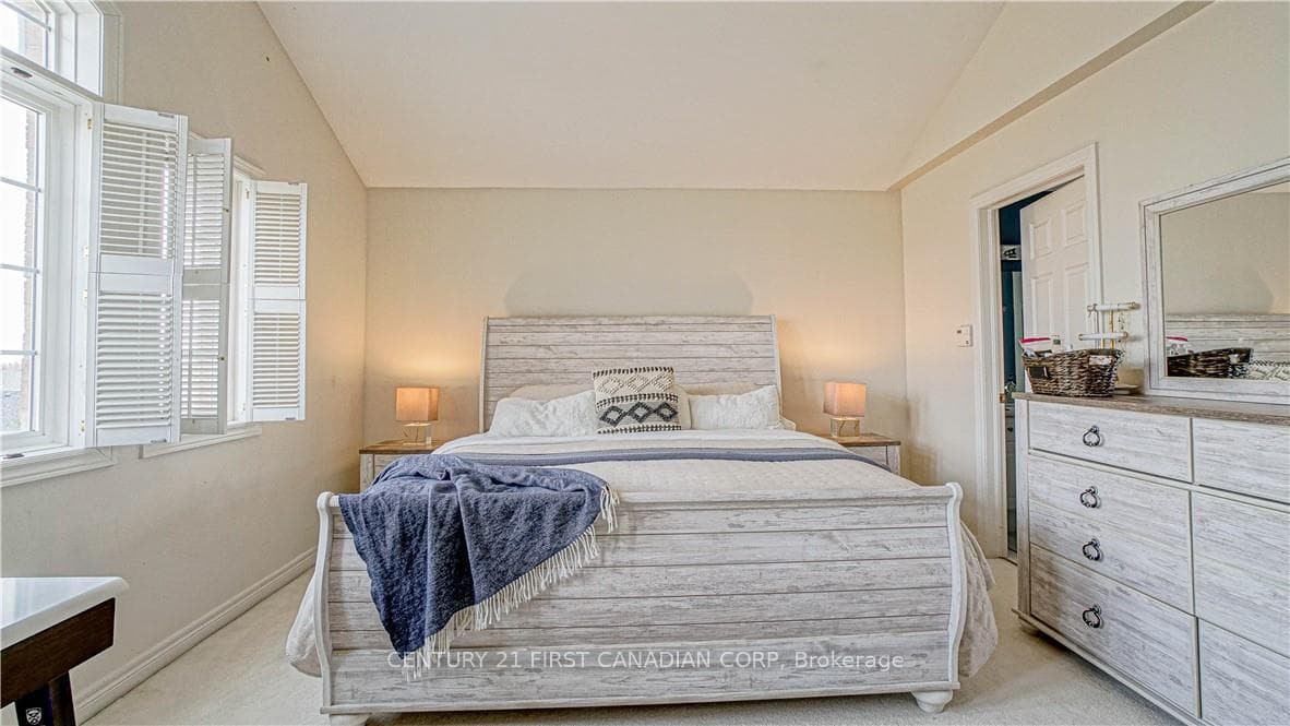 322 Chambers Place photo 23