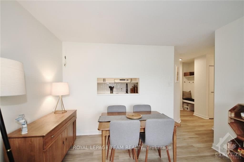 212 VIEWMOUNT Drive Unit 105 photo 16