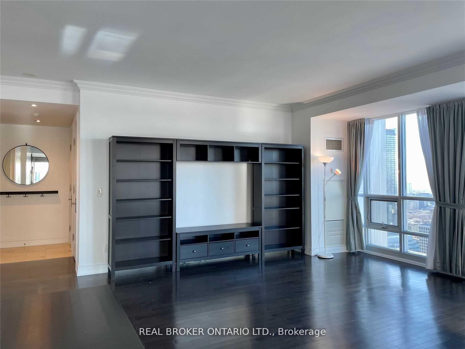 761 Bay Street Unit 4412 photo 5