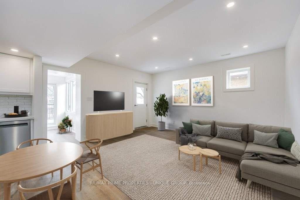 471 Oriole Parkway Unit D photo 4