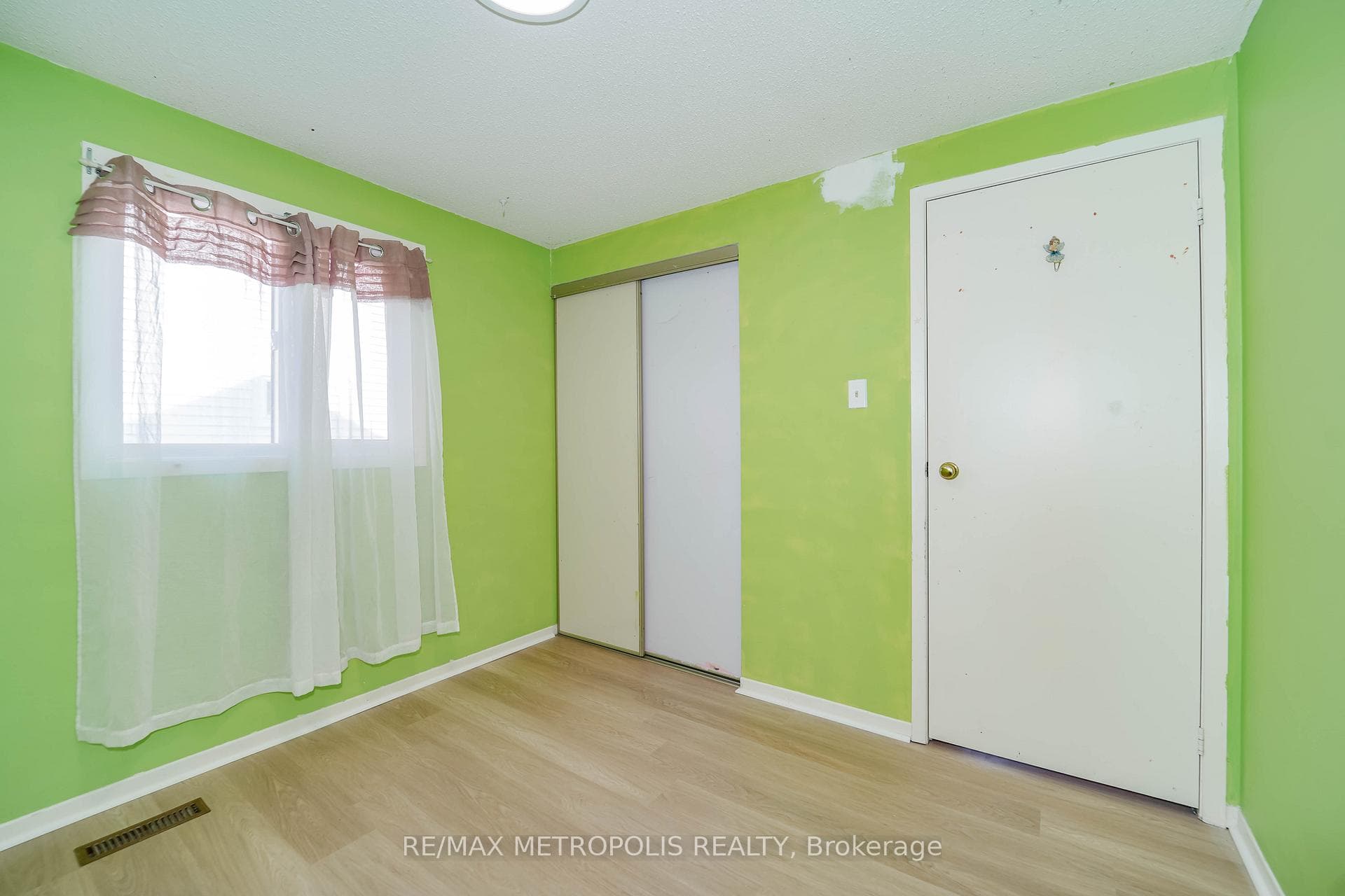 10 Kipling Crescent photo 33