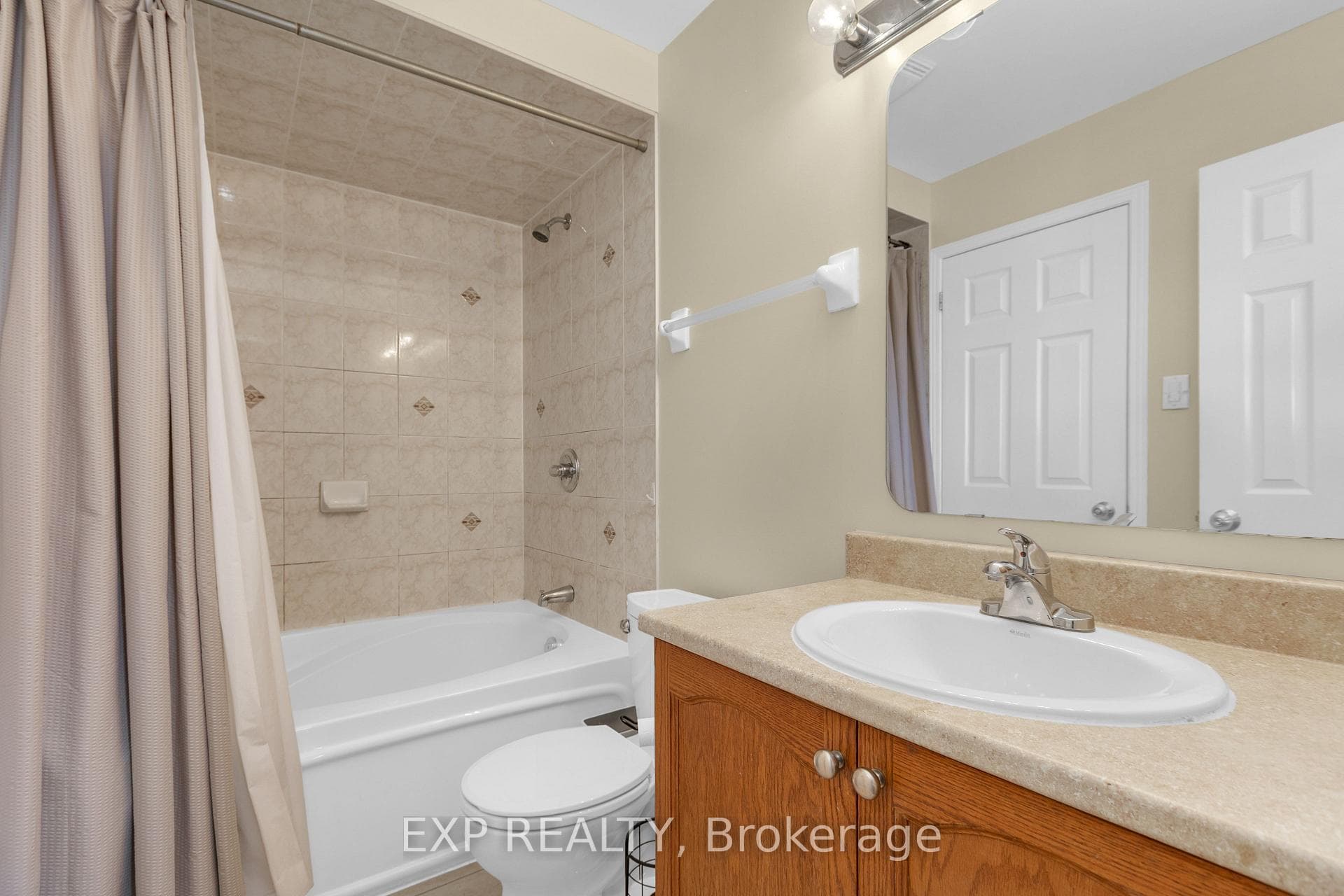 555 REARDON Private photo 35