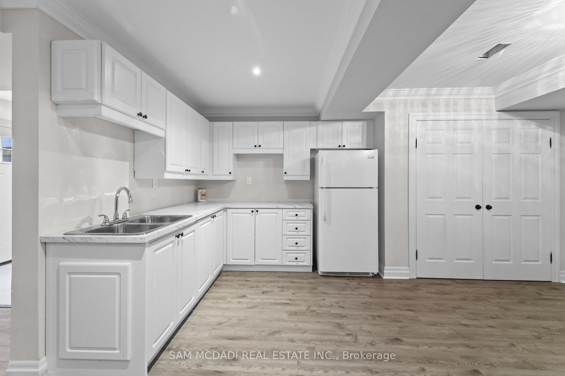 11269 Guelph Line photo 27
