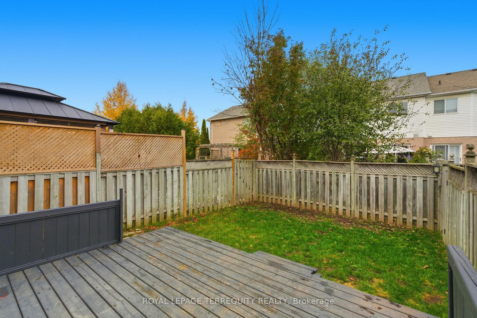 18 Wade Square photo 29
