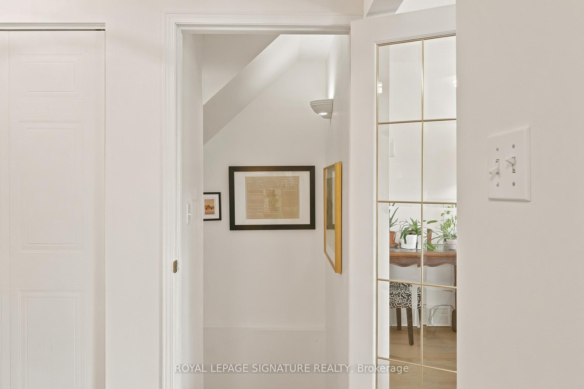 119 Rossmore Court photo 35