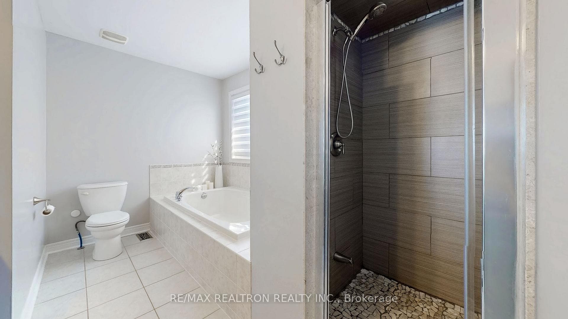 15 Belfry Drive photo 28
