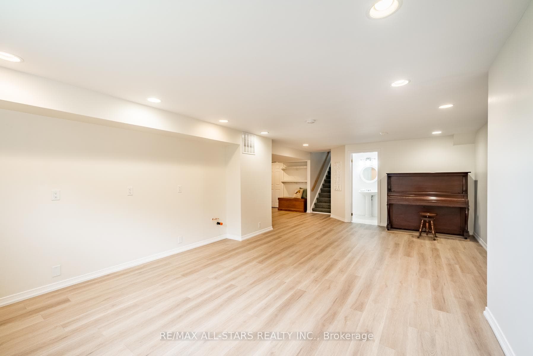 79 Brandon Road photo 33