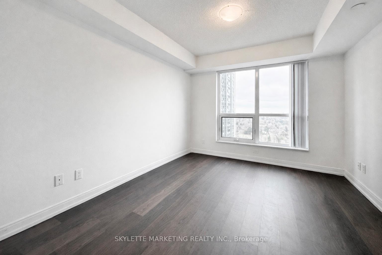 255 Village Green Square Unit 1806 photo 15
