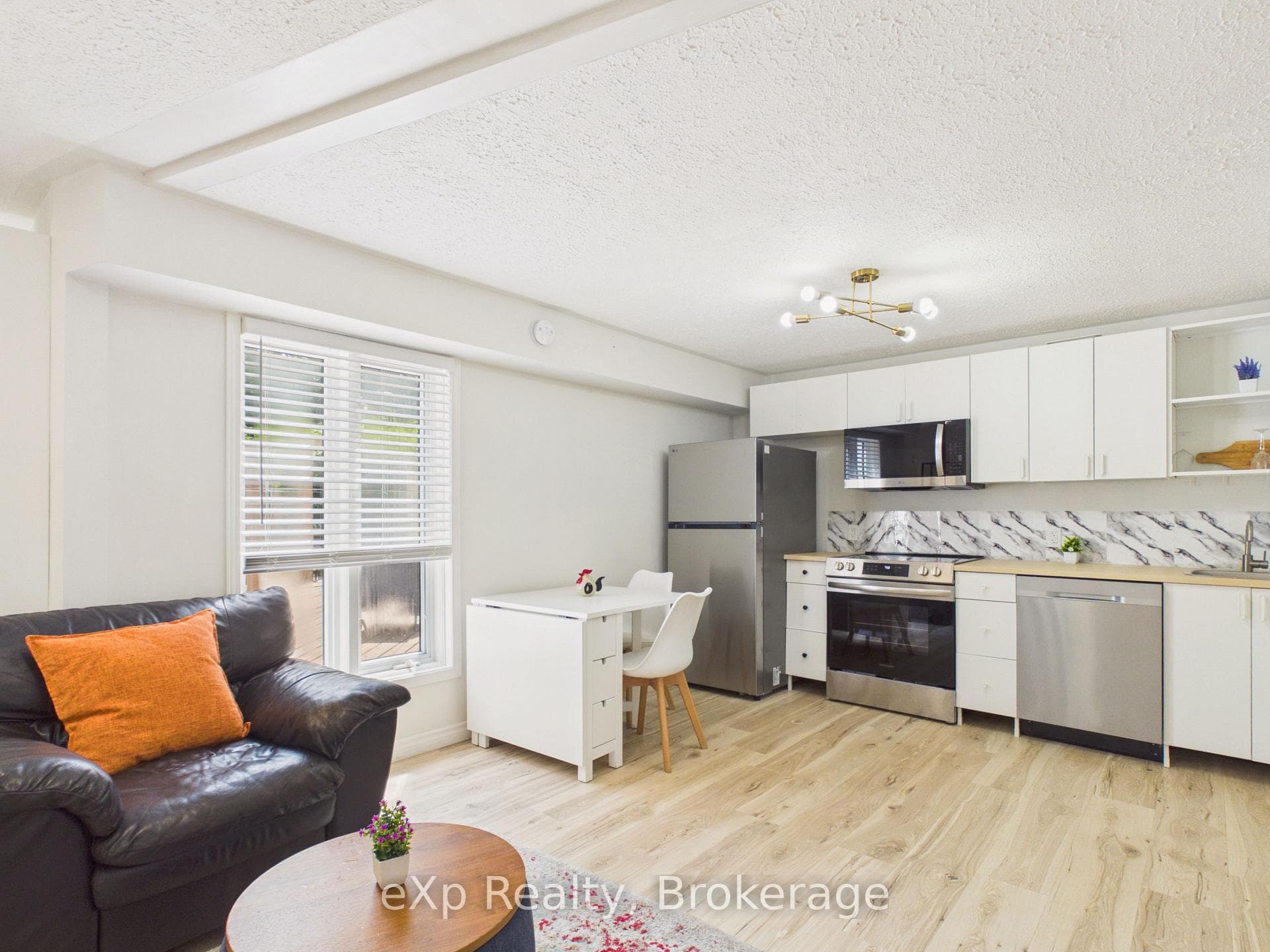 20 Highland Crescent photo 31