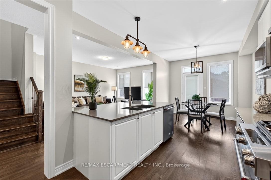 225 Skinner Road photo 8