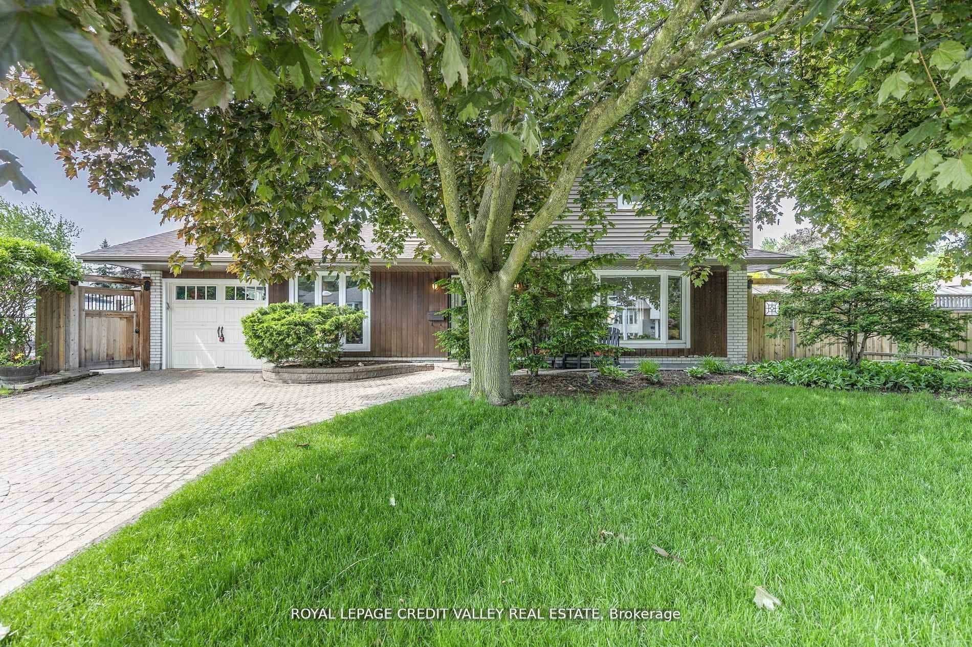 36 Lockton Crescent photo 2
