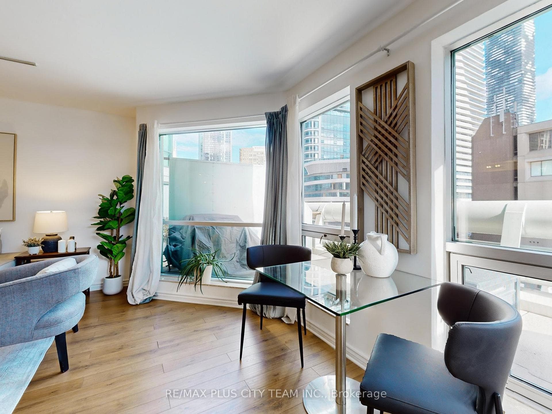 10 Yonge Street Unit 310 photo 5