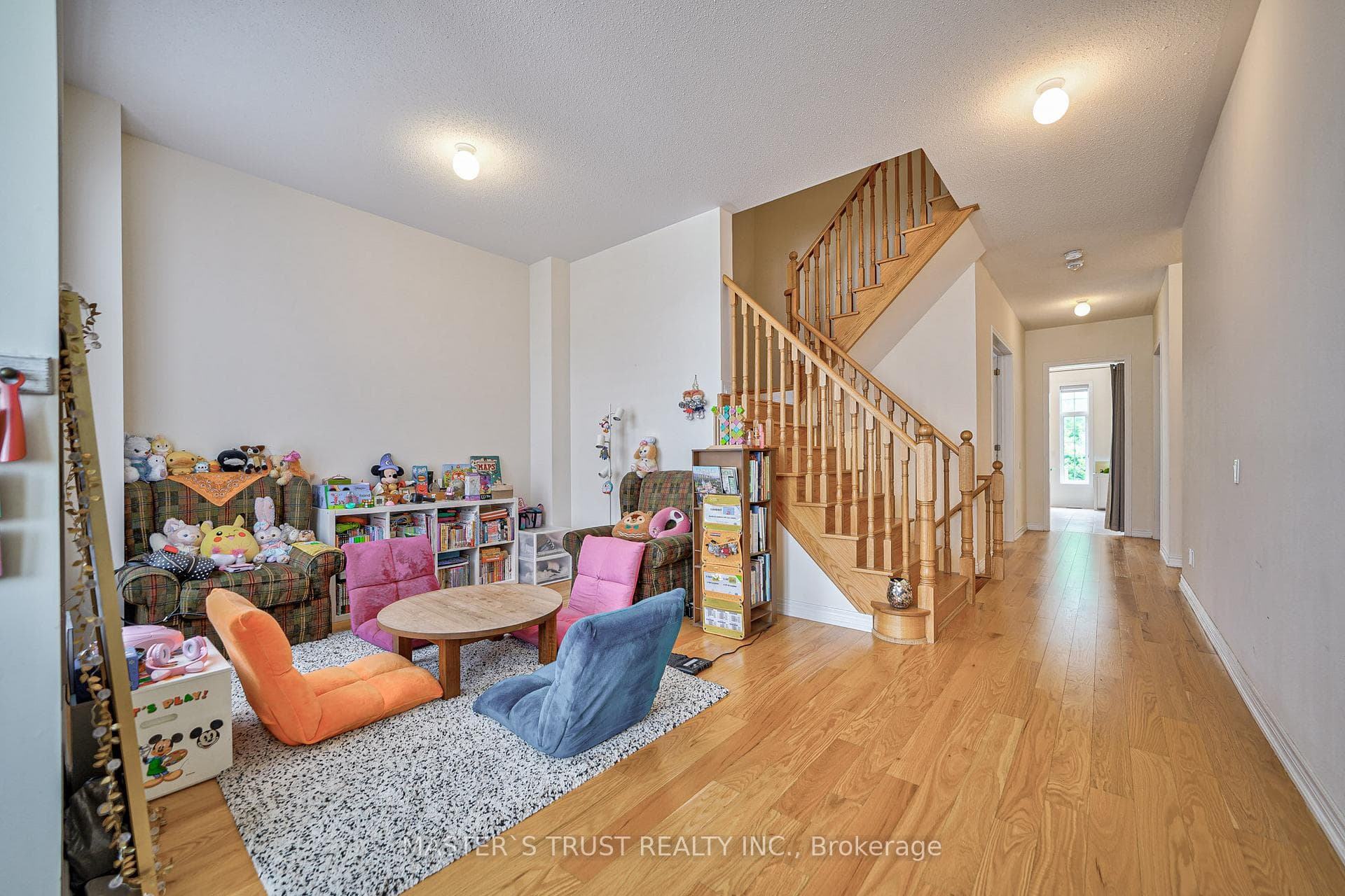 657 Clifford Perry Place photo 3