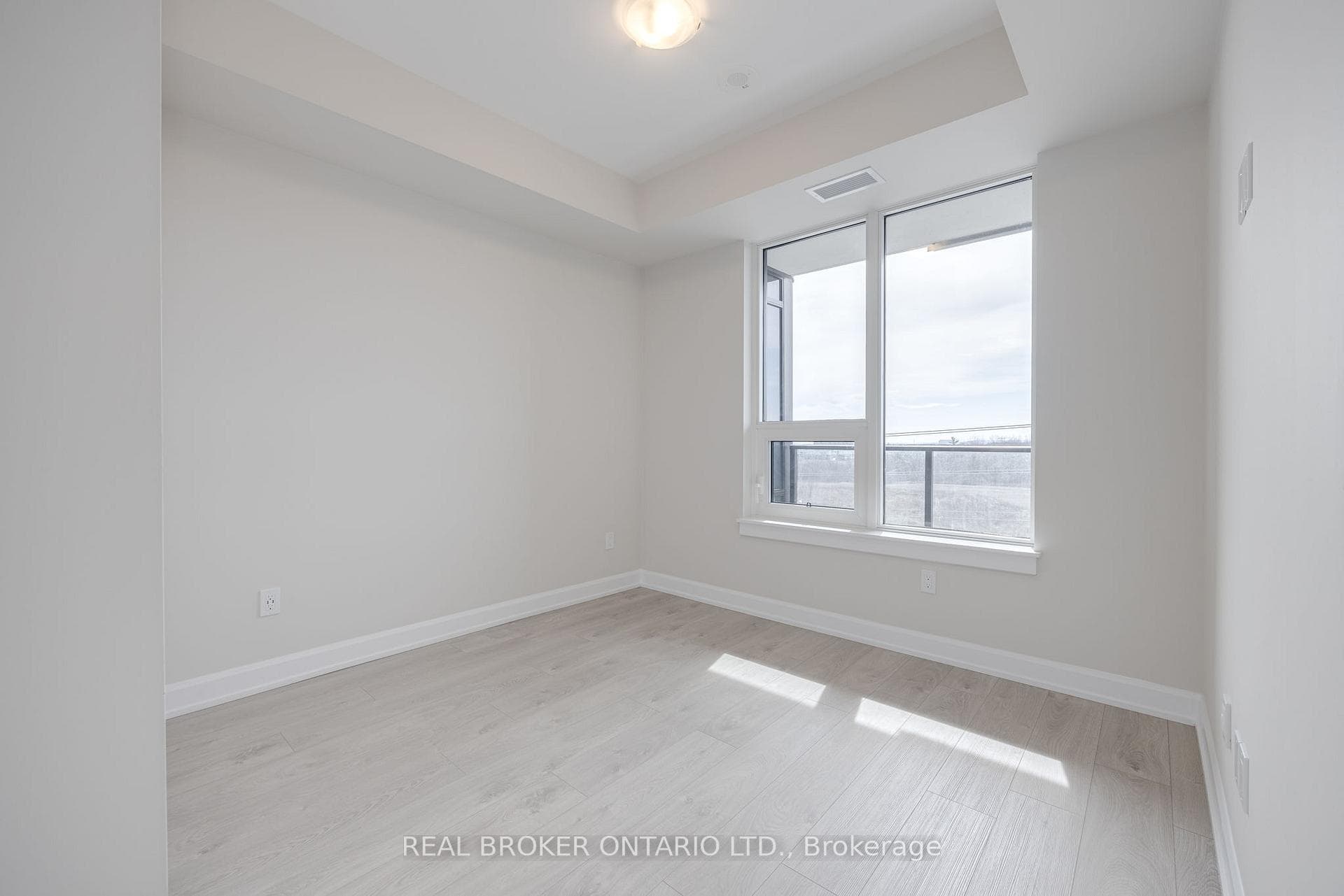 3220 William Coltson Avenue Unit 513 photo 10