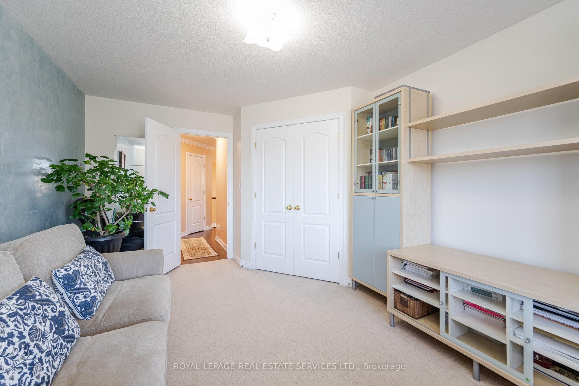 1393 Treeland Street photo 26