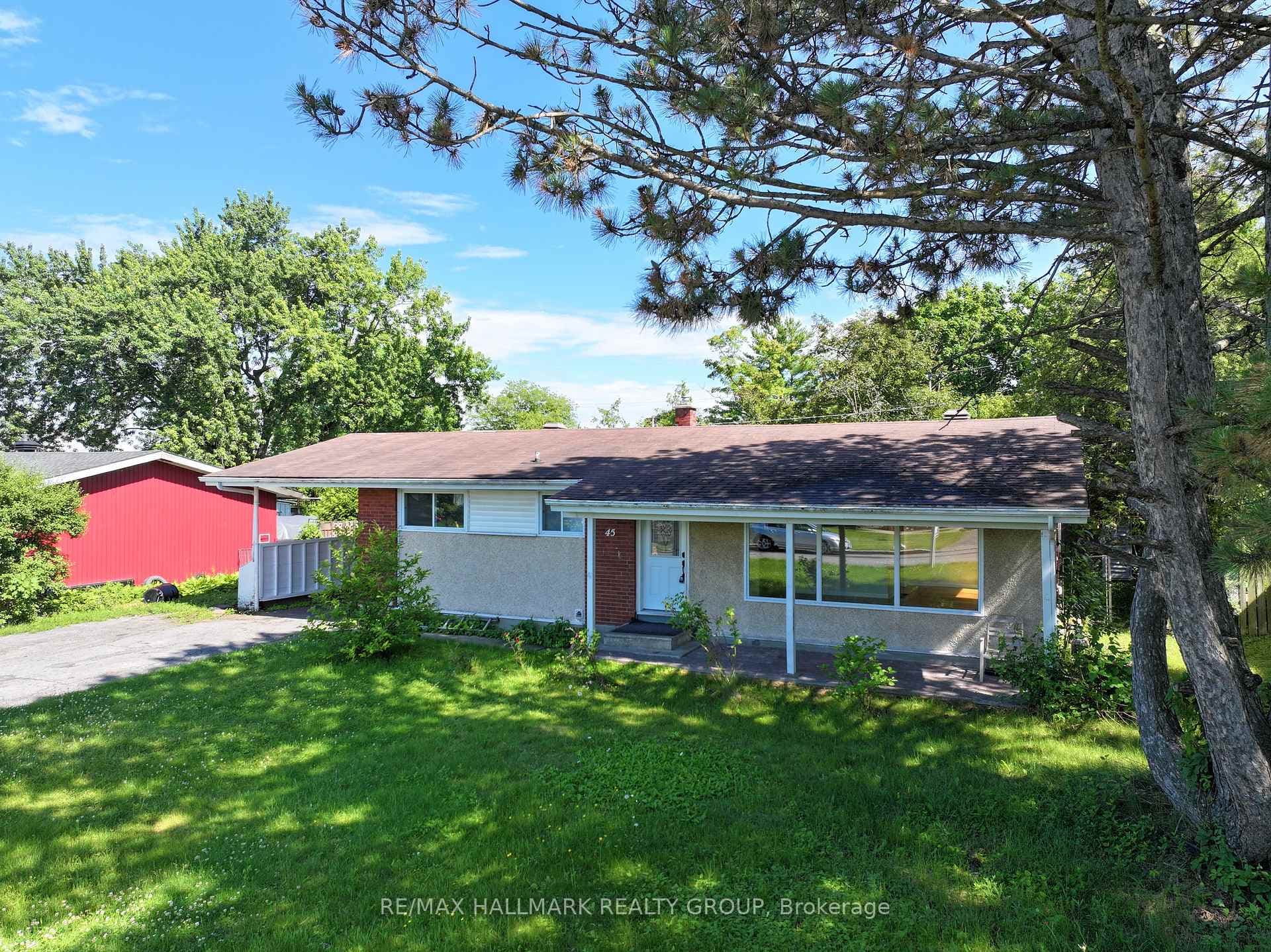 45 Hilliard Avenue photo 2