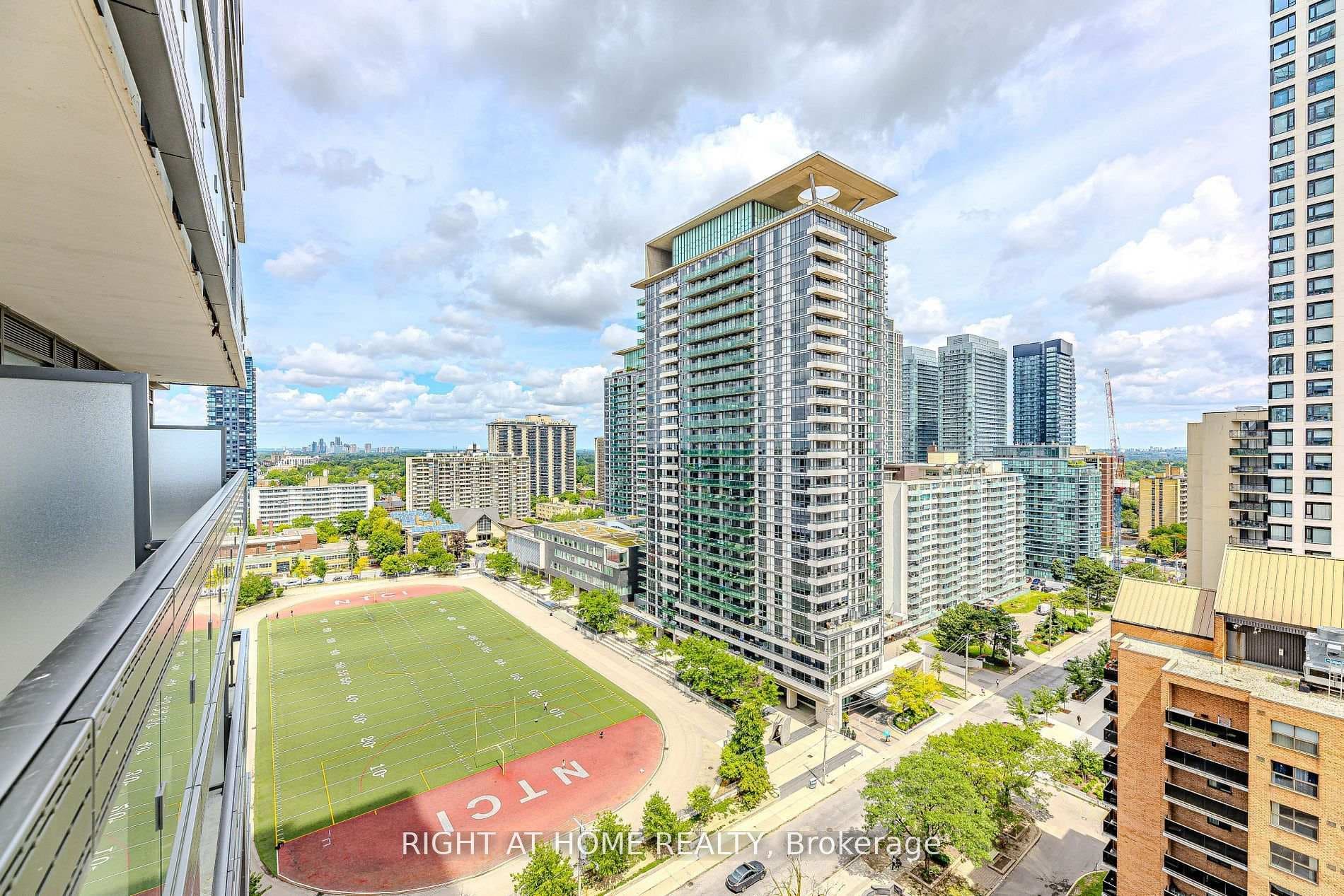 39 Roehampton Avenue Unit 1301 photo 23