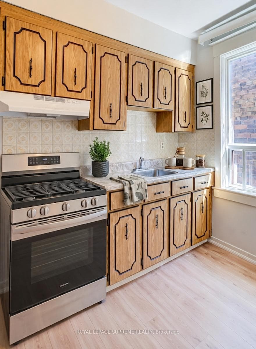 160 Shanly Street Unit Upper photo 14
