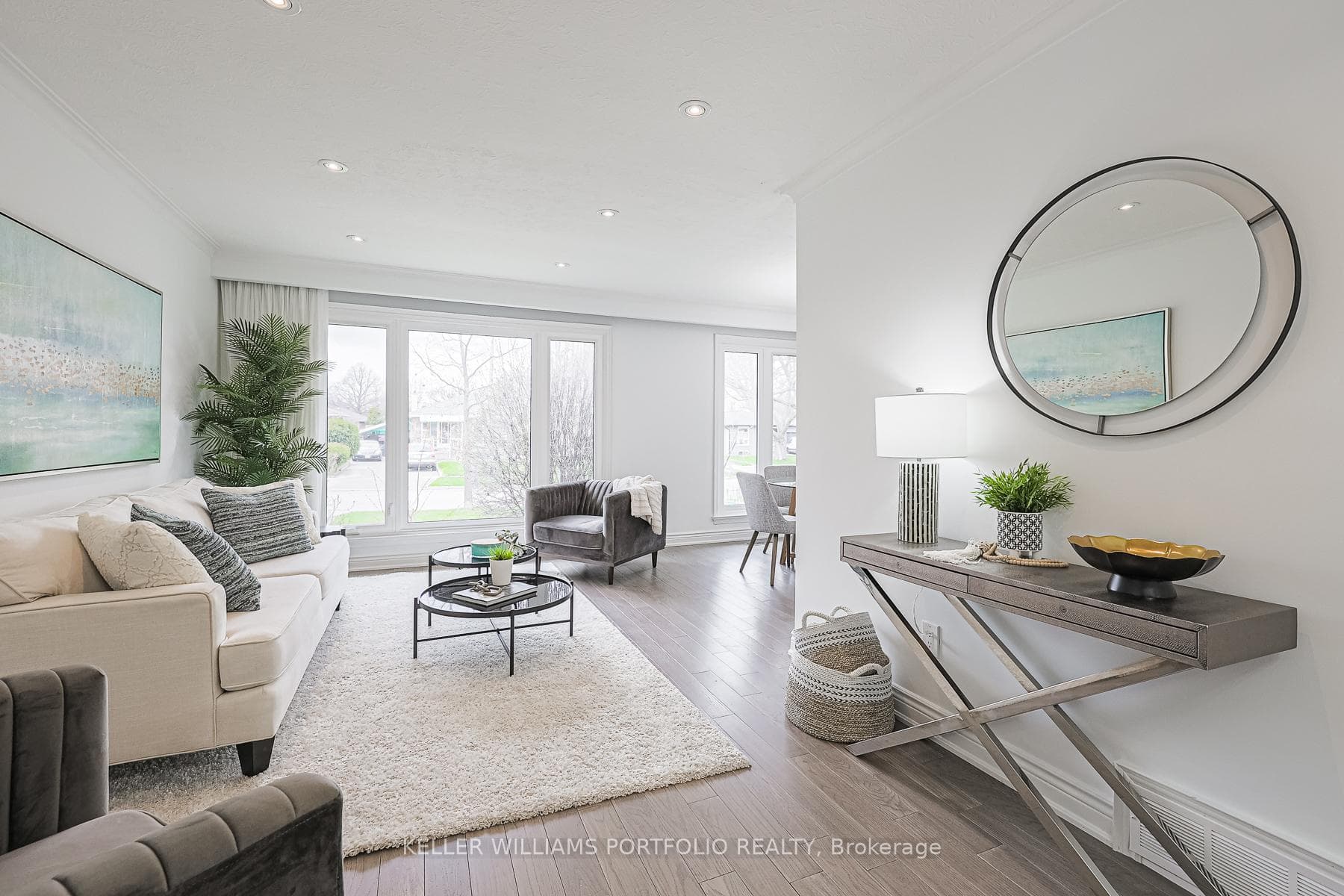 24 Jardine Place photo 4