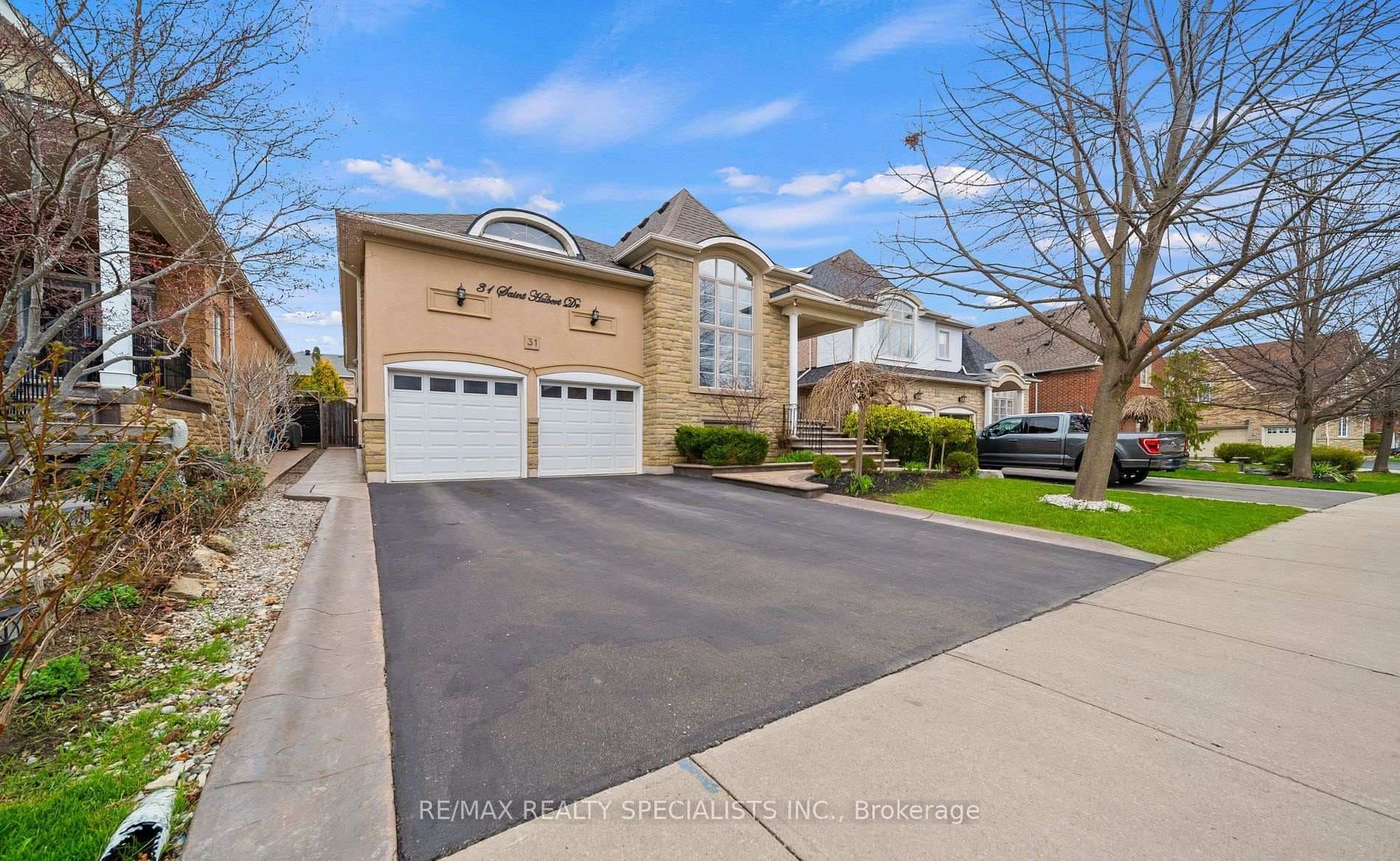 31 Saint Hubert Drive photo 1